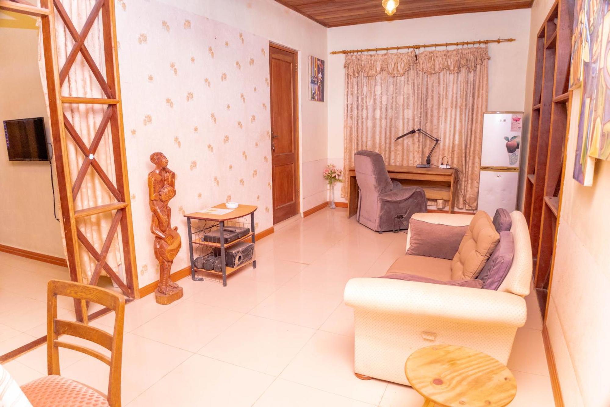 Art And Leisure-Eb Hotel Sekondi-Takoradi ภายนอก รูปภาพ